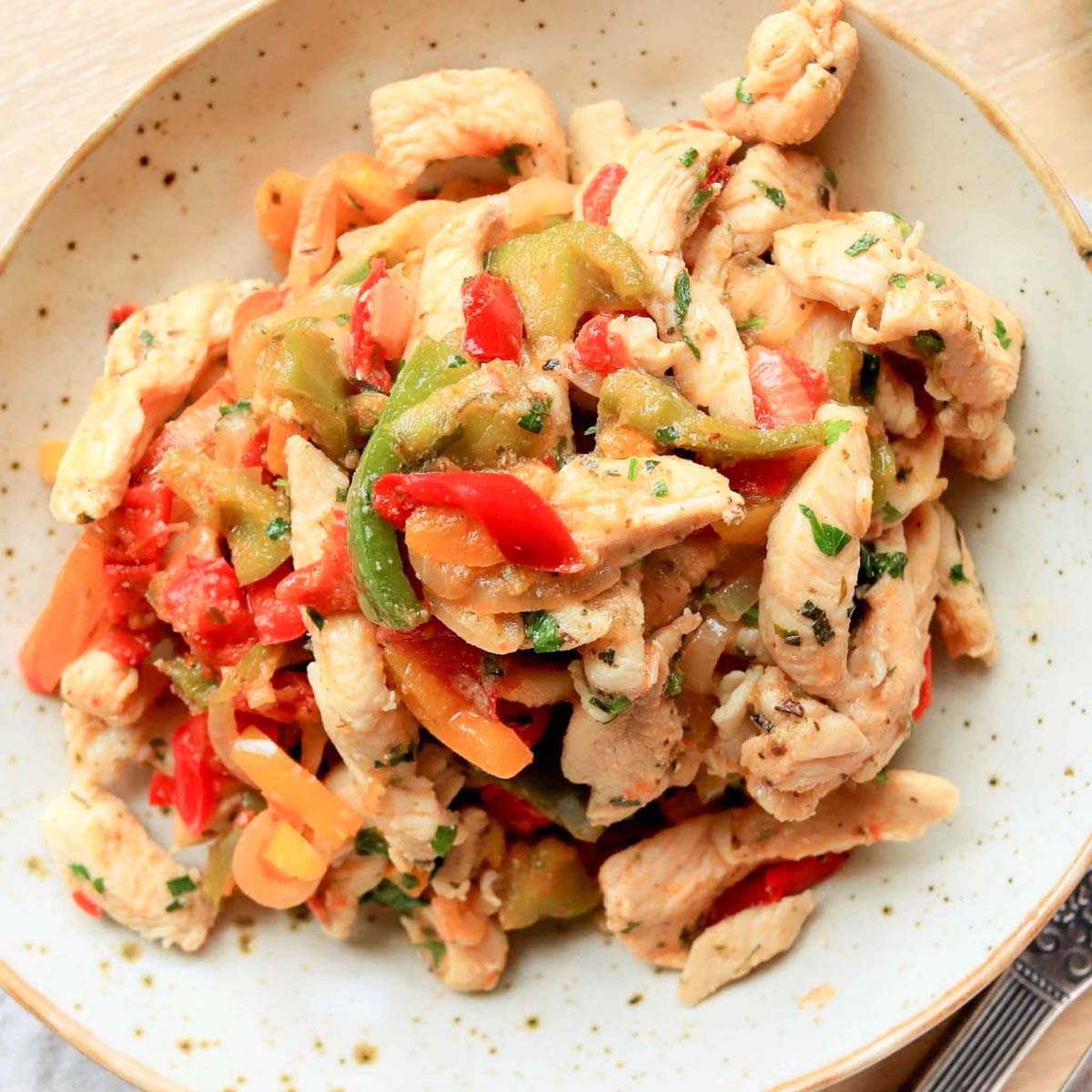 Easy Chicken Stir Fry Recipe - One Pan (15 Mins) - Veena Azmanov